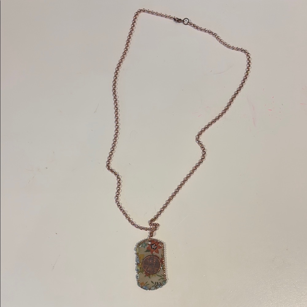 Elegant Floral Pendant Necklace